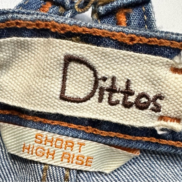 DITTOS Blue Denim Distressed Overalls High-Rise Shorts Size: 29 - Picture 5 of 7